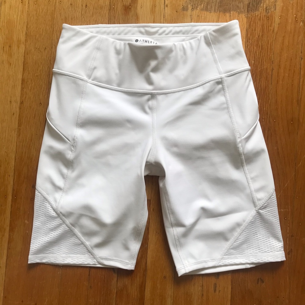 NEVER WORN Athleta biker shorts
